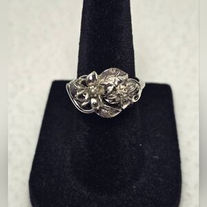 Vintage Avon Orchard Blossom ring, size 6